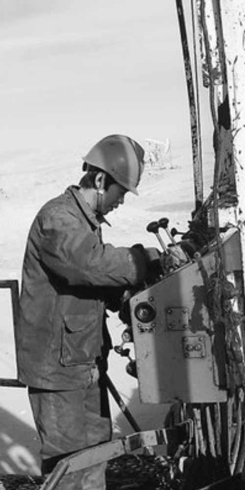 當代中國-當年今日-西藏石油