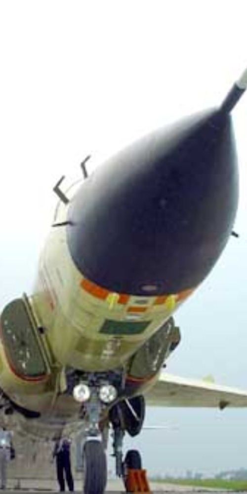 當代中國-當年今日-梟龍/FC-1型戰機