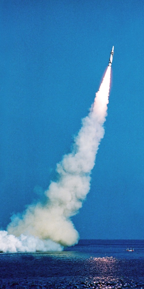 當代中國-當年今日-中國核潛艇