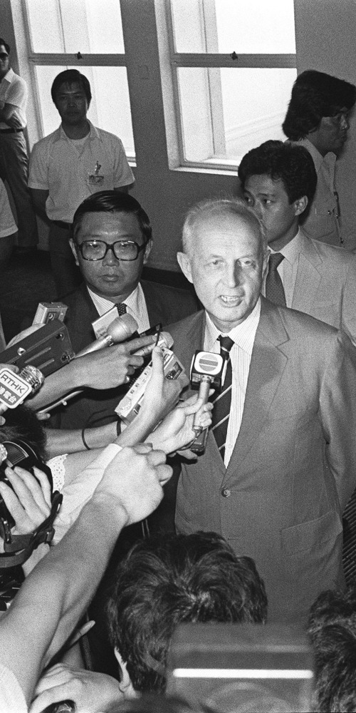 當代中國-當年今日-1986年12月5日港督尤德逝世