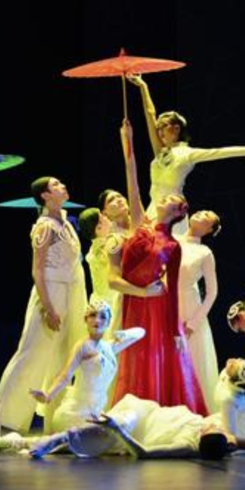 當代中國-當年今日-東方歌舞團