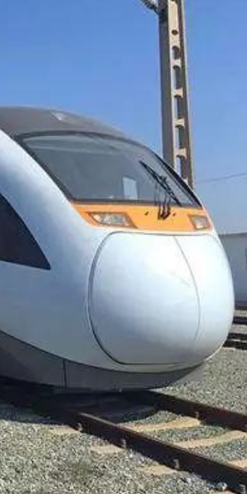 当代中国-当年今日-混合动力型动车