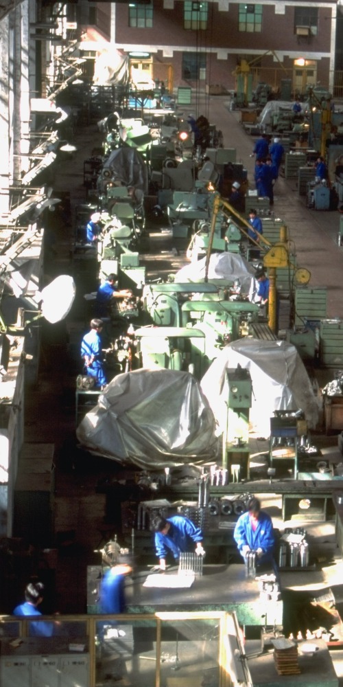 当代中国-当年今日-中国正式实施五天工作制