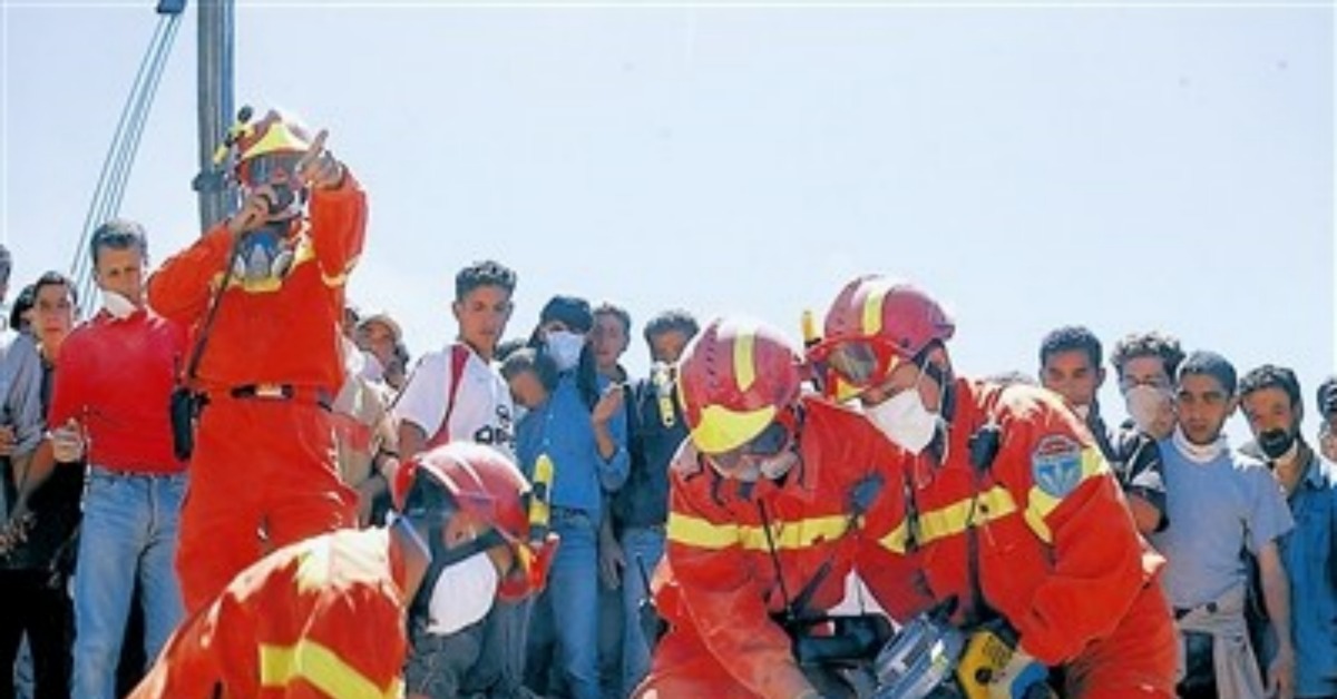 當代中國-當年今日-中國國際救援隊首次行動後回國