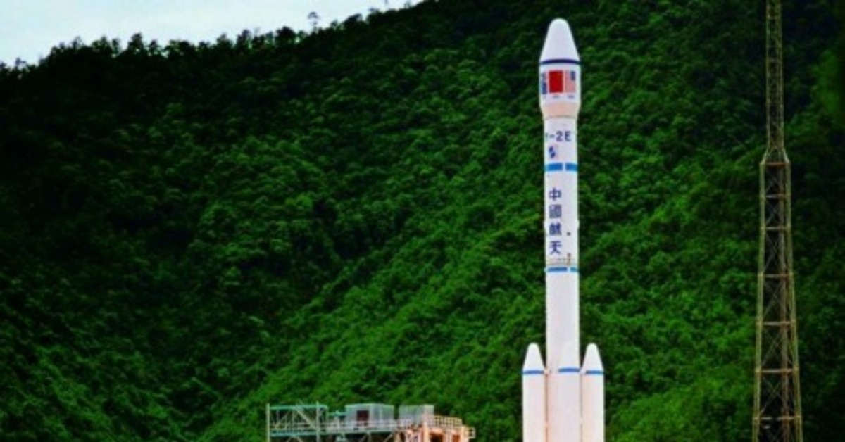 當代中國-當年今日-長征二號捆綁式運載火箭試驗性發射成功