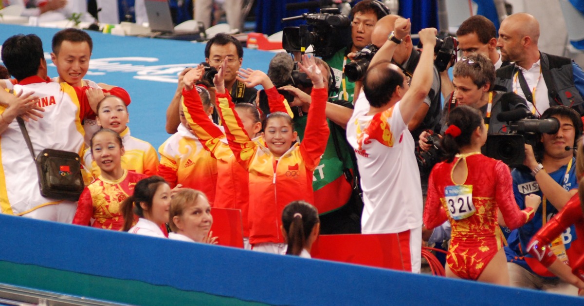 中國隊第一面體操女子團體奧運金牌