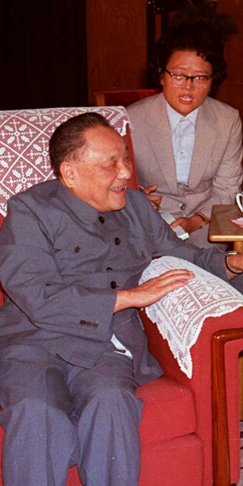 邓小平会见戴卓尔夫人