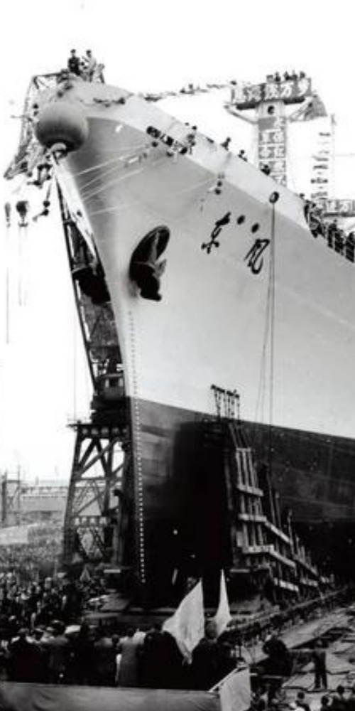 萬噸級遠洋貨輪「東風號」