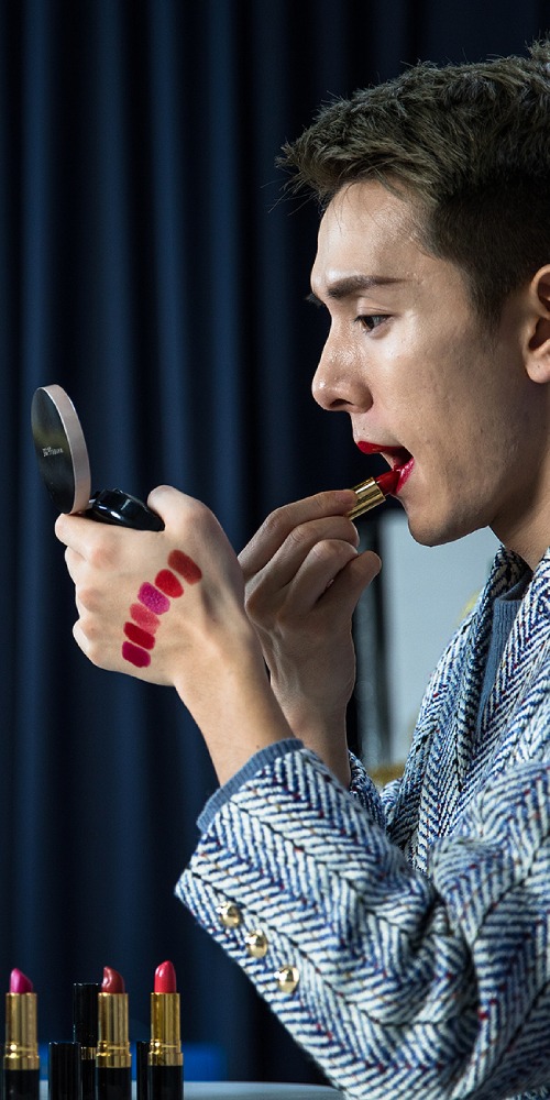 口紅一哥李佳琦